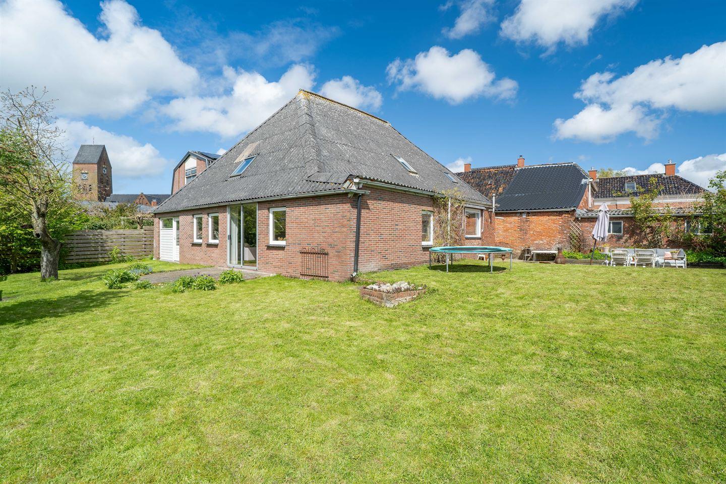 Vrijstaande woning te koop: Hoofdstraat 20, Stedum