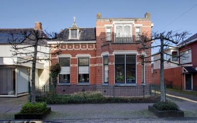 Hoofdstraat. 12