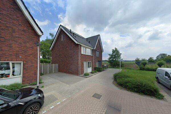 A M de Jong. 44