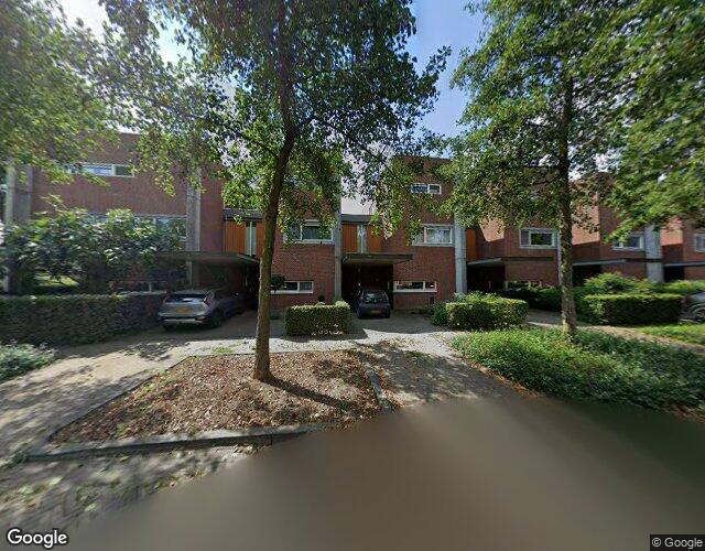 Middenweg 11